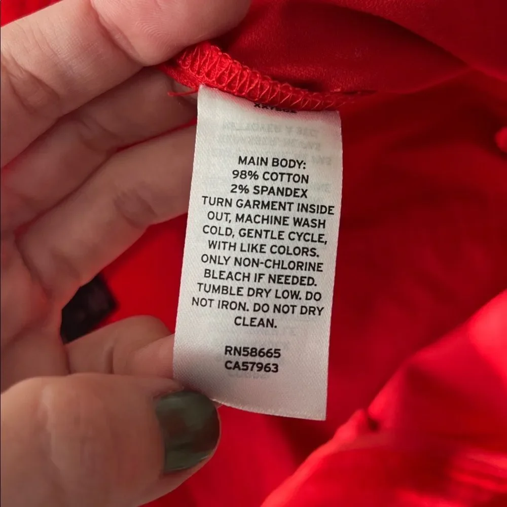 Halogen x Atlantic-Pacific Red Velveteen cropped Kick Flare Pants Women’s size 6